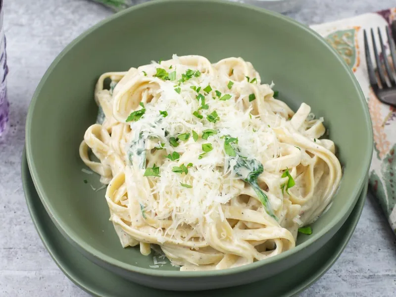 Cream Cheese Alfredo Sauce with Garlic and Parmesan