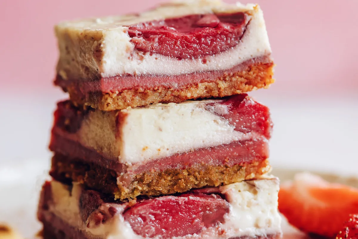 Vegan Strawberry Cheesecake Bars, Gluten-Free | EasyCook