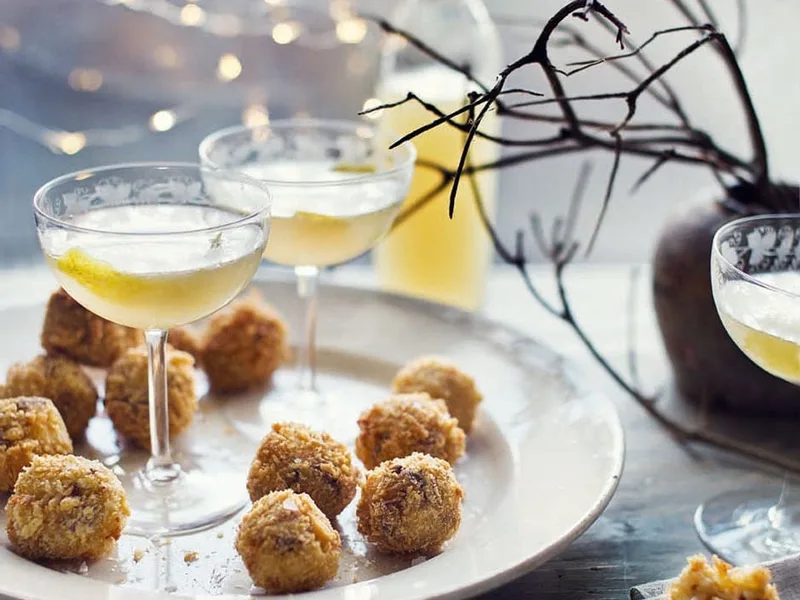 Ginger Champagne Cocktail with Gin