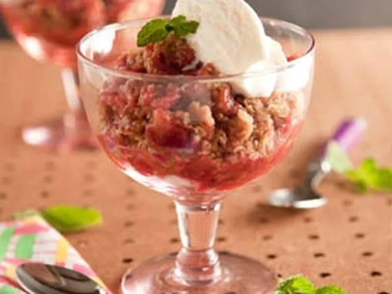 Lighter Strawberry Rhubarb Ginger Crisp with Oat Topping