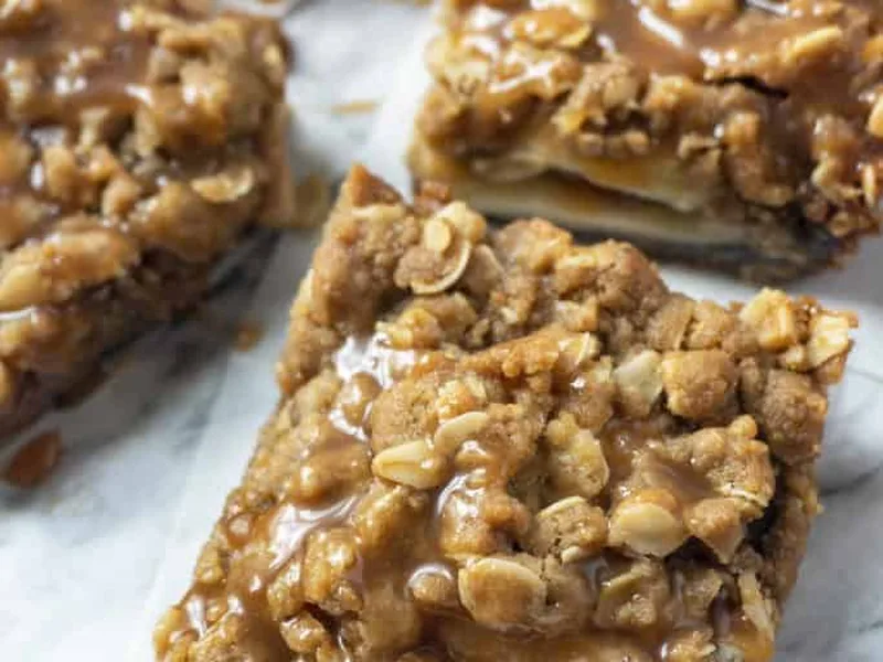Salted Caramel Apple Crumb Bars