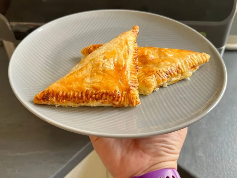 Air Fryer Apple Puff Pastry Tarts with Cinnamon Sugar