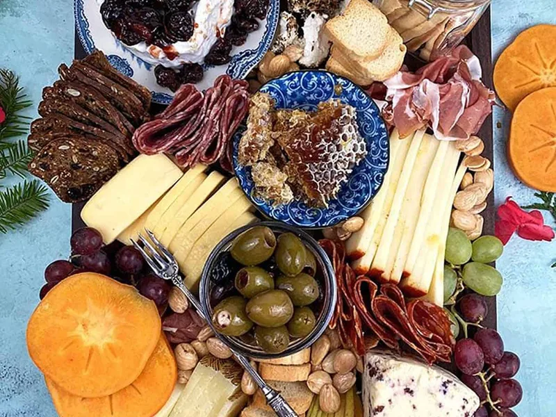 Easy Charcuterie Board with Cheese, Prosciutto and Fruit
