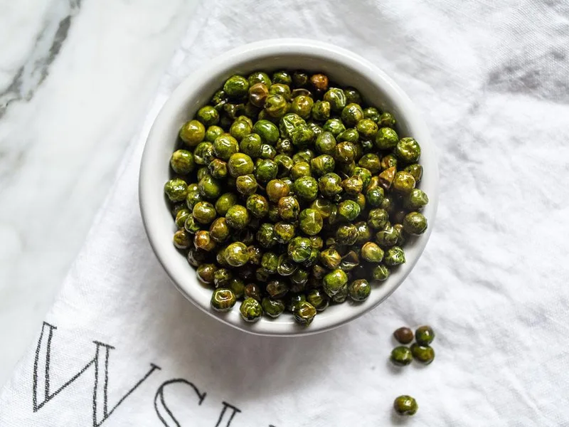 Crispy Roasted Salted Green Peas