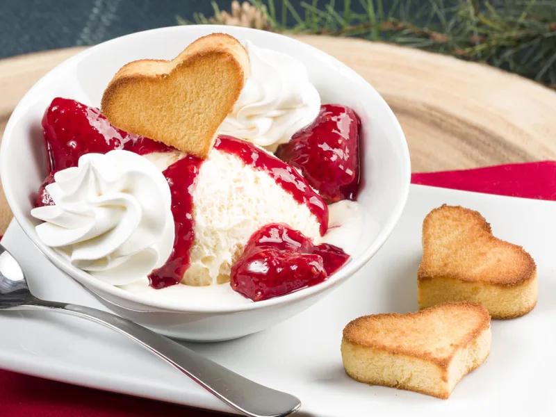 Hearty Berry Sundae Bowls with Pound Cake