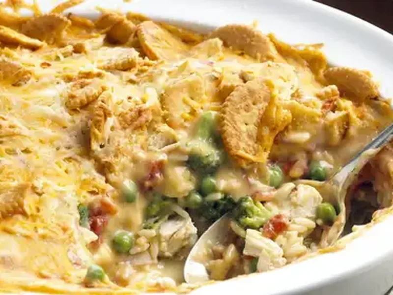 Creamy Chicken and Rice Casserole with Cheese and Crackers