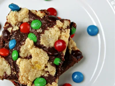 M&M Shortbread Cookie Bars with Chocolate
