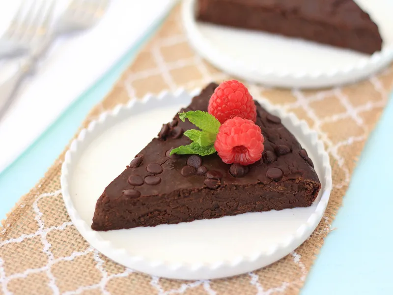 Fudgy Flourless Chocolate Cake with Black Beans