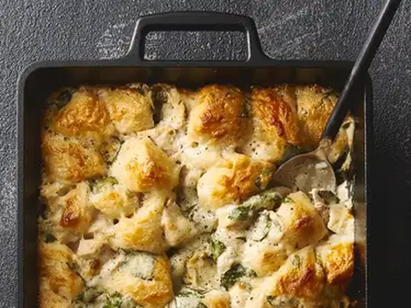 Easy 5-Ingredient Chicken Alfredo Bubble-Up Bake