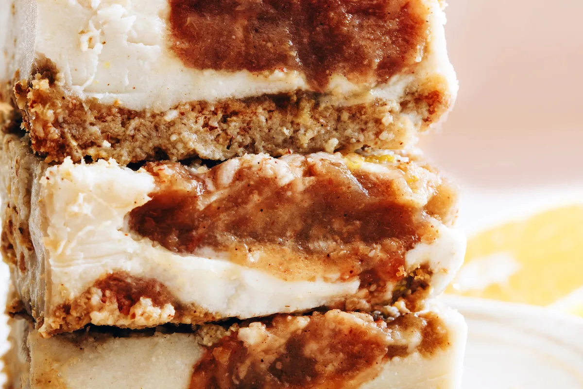 Vegan Apple Butter Cashew Cheesecake Bars | EasyCook