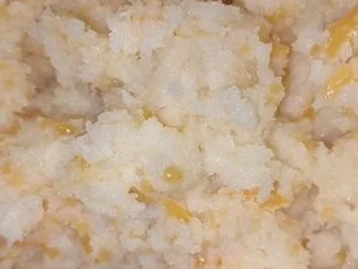 Cheesy Instant Mashed Potatoes with Fresh Chives