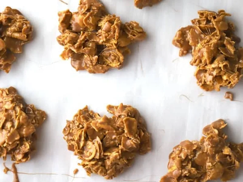 No-Bake Nutella Cornflake Cookies with Marshmallows