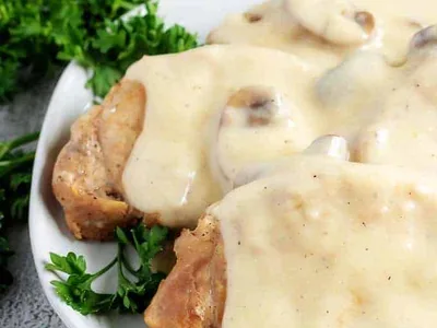Instant Pot Pork Chops with Mushroom Gravy