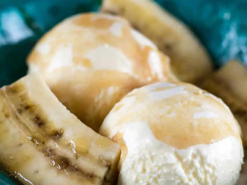 Brennan's Houston Flambéed Bananas Foster with Rum