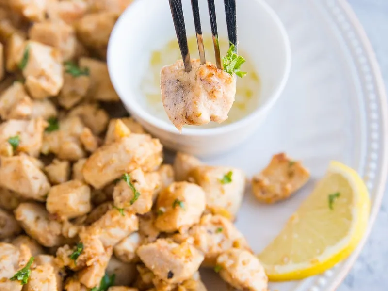 Pan-Seared Lemon Garlic Chicken Bites with Crispy Golden Crust