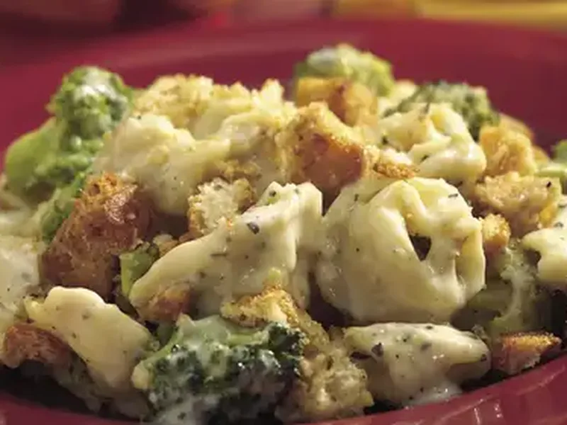 Easy Baked Cheese Tortellini Alfredo Casserole with Broccoli