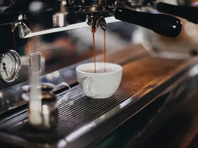 Home Espresso Double Shot: Grind, Tamp, Pull