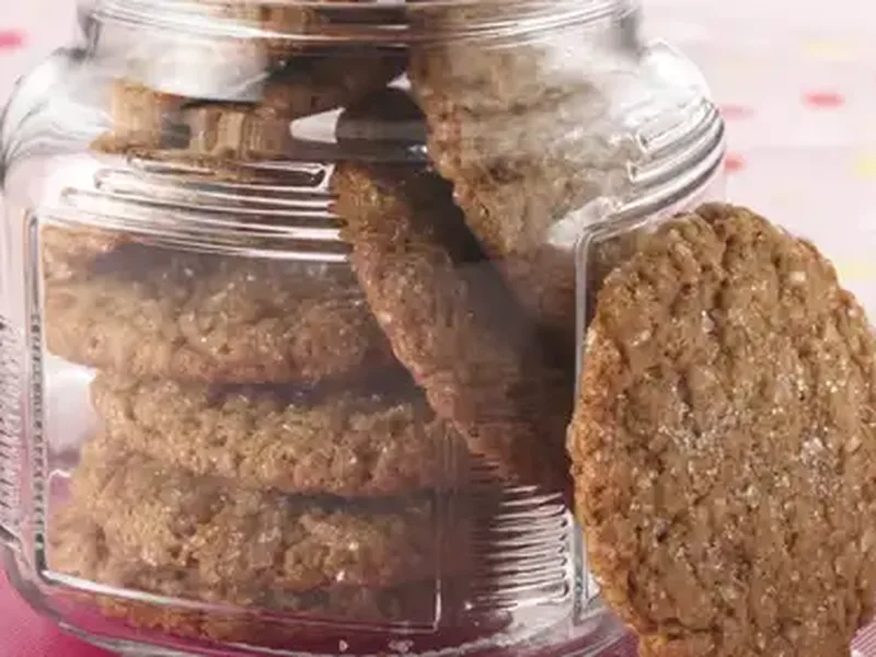 Sugary Gingerbread-Oat Chews - Soft Spiced Cookies