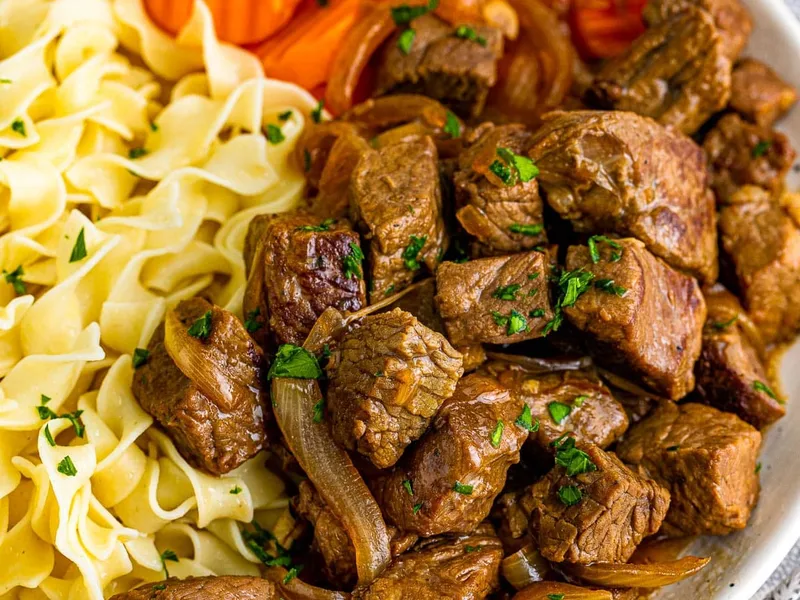 Slow Cooker Seared Sirloin Steak Bites with Au Jus Gravy