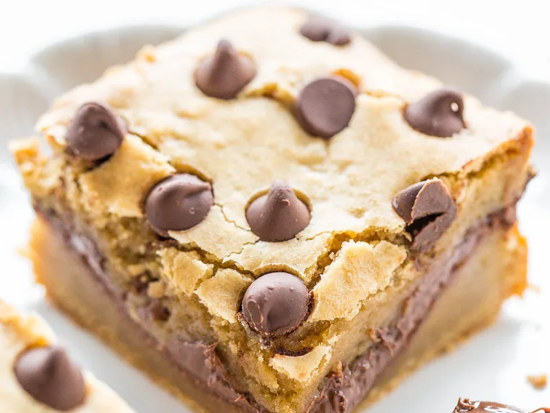 Nutella-Stuffed Chocolate Chip Blondies