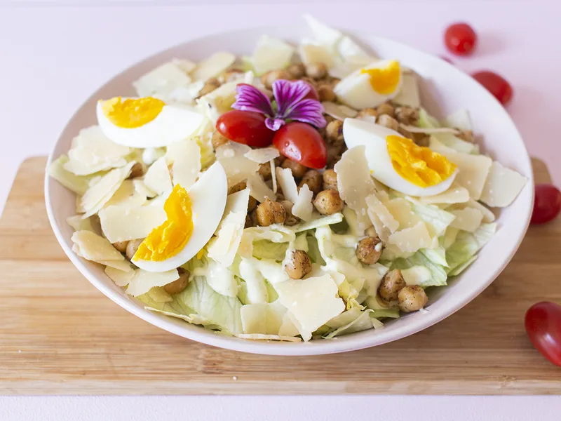 Low Carb Caesar Salad with Chickpeas