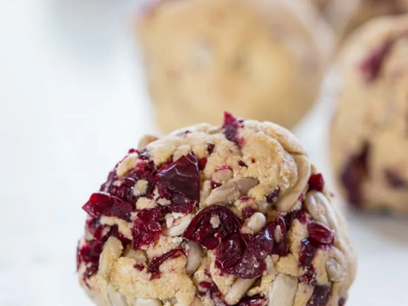 No-Bake Sunflower Seed Protein Energy Balls with Banana