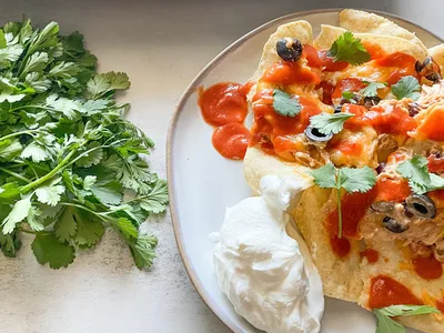 Slow Cooker Creamy Chicken Nachos