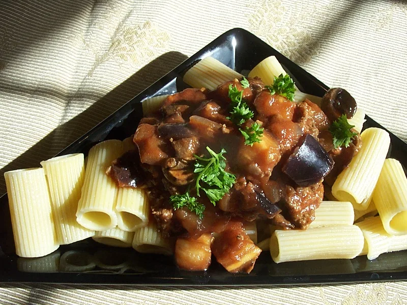 Rigatoni With Beef and Eggplant Ragù