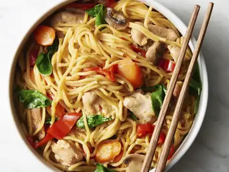 Instant Pot Chicken Lo Mein with Fresh Vegetables