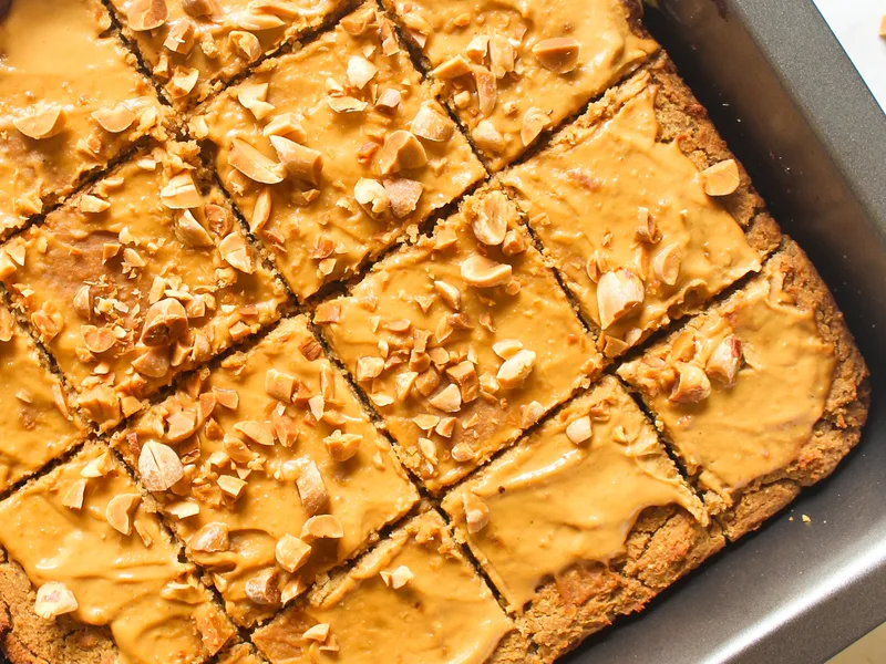 Flourless Peanut Butter Chickpea Blondies