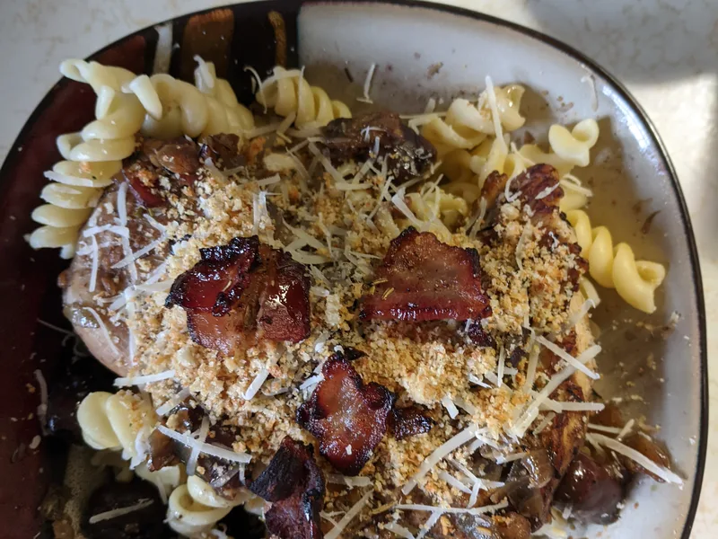 Chicken Breasts with Olives and Red Wine Sauce