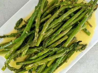 Air Fryer Asparagus with Hollandaise Sauce