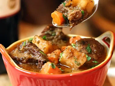 Slow-Simmered Beef Chuck and Red Wine Vegetable Soup