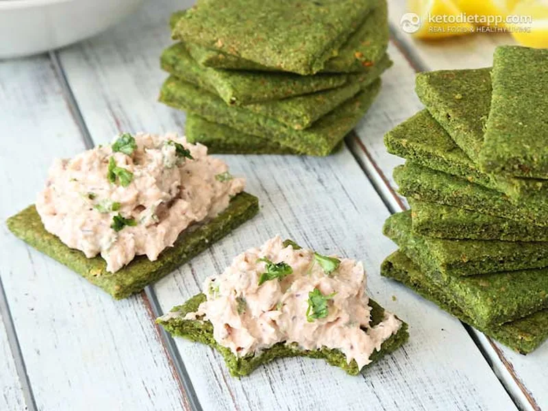 Grain-Free Spinach Parmesan Crackers