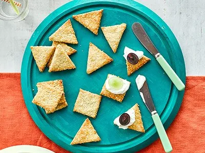 Cheesy Oatcake Crackers with Parmesan and Sesame