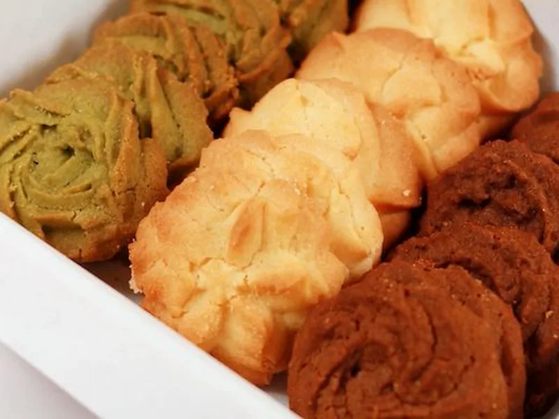 Matcha Mocha Butter Cookies with Star Piping