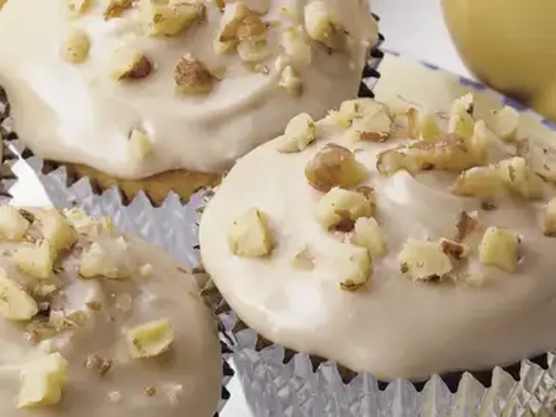 Easy Banana Nut Cupcakes with Maple Cream Cheese Frosting