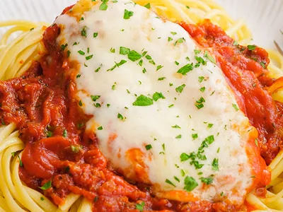 Easy Skillet Chicken Parmesan Pasta - 25 Minute Recipe