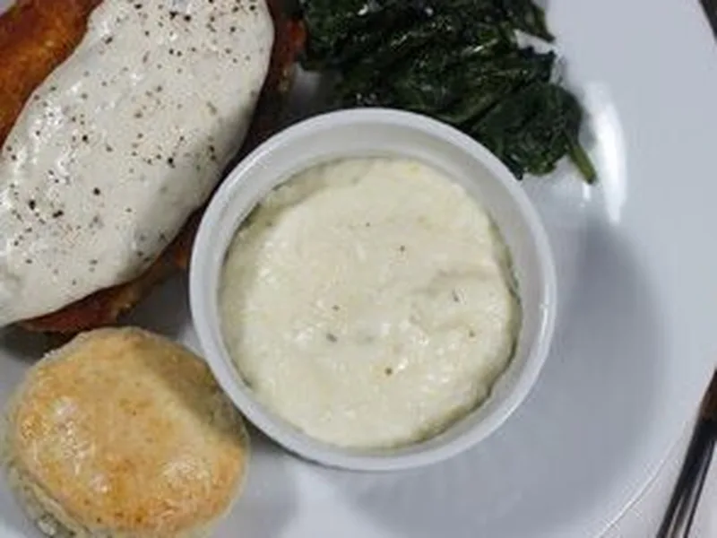 Creamy White Cheddar Grits with Butter