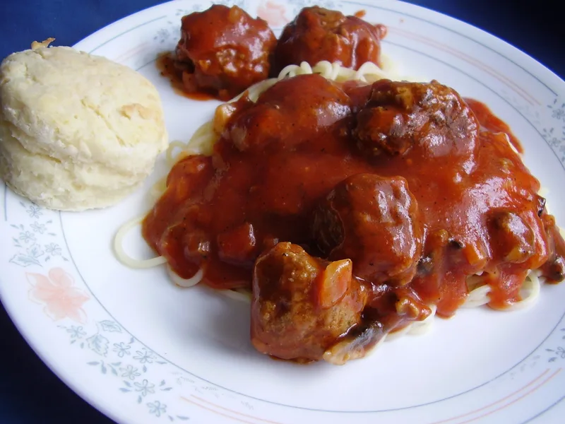 Frank's Spaghetti with Meatballs and Mushroom Sauce