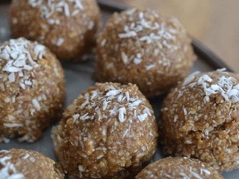 Maca Gingersnap No-Bake Treats with Coconut and Spices