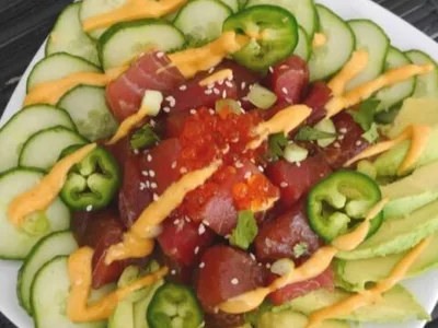 Low Carb Soy-Marinated Tuna Poke Bowl