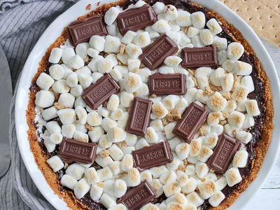 No-Bake S'mores Pie with Broiled Marshmallows and Graham Crust