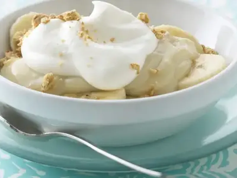 New-Fashioned Banana Cream Pie with Graham Cracker Layers