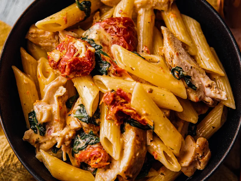 Creamy Tuscan Chicken Pasta with Spinach