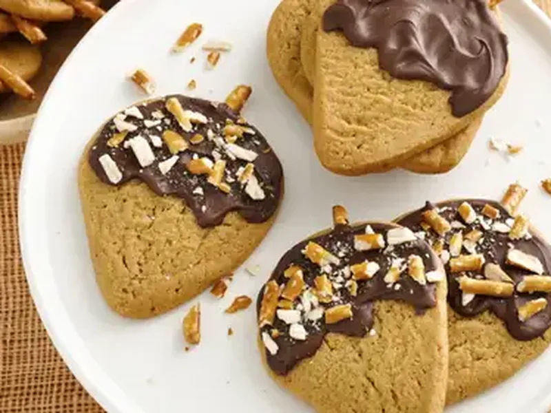 No-Bake Chocolate Peanut Butter Acorn Cookies with Pretzels