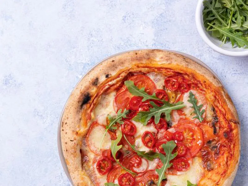 Gluten-Free Tomato and Cheese Pizza with Fresh Arugula