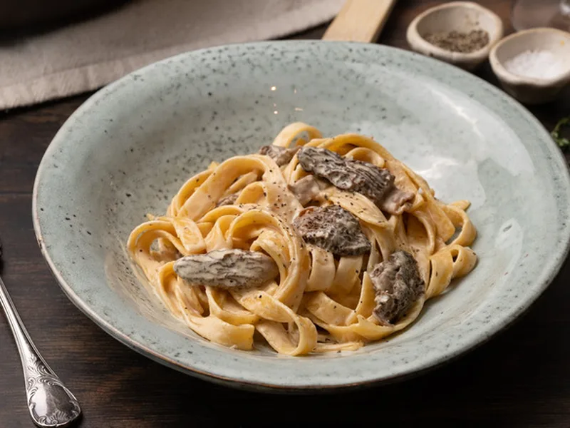 Creamy Morel Mushroom Pasta with White Wine Thyme Sauce