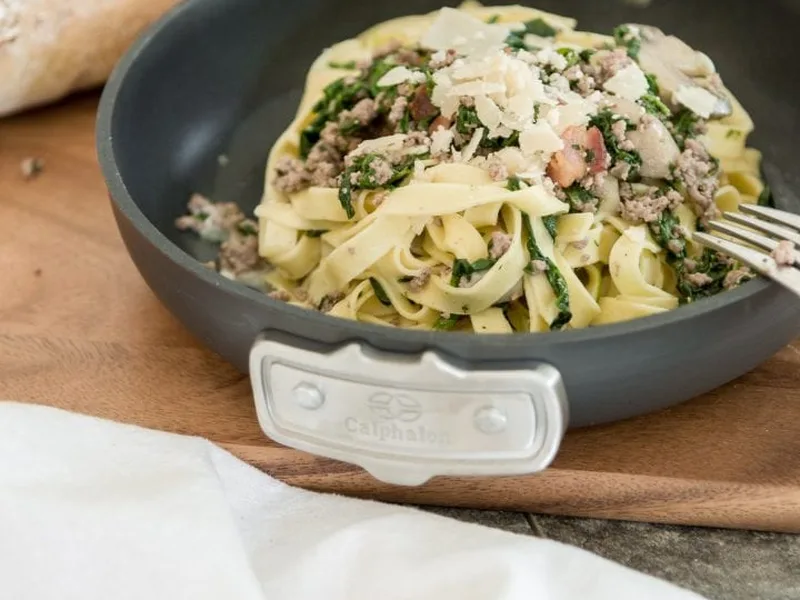 Italian Green Sauce Pasta with Spinach and Mushrooms