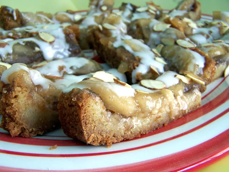 Polish Mazurek Apple Bars with Buttery Shortbread Base